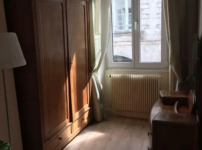 2 Rue Des Augustins * Λα Ροσέλ