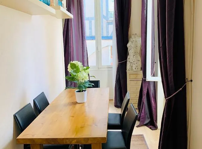 2 Rue Des Augustins * Λα Ροσέλ