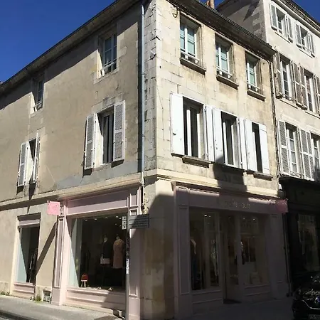 Daire 2 Rue Des Augustins La Rochelle (Charente-Maritime)