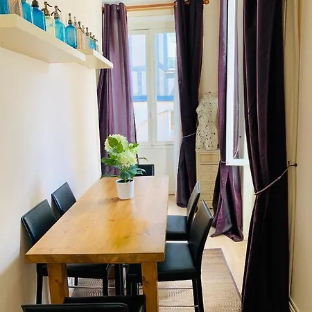 2 Rue Des Augustins * La Rochelle (Charente-Maritime)
