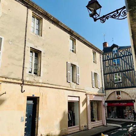 2 Rue Des Augustins * La Rochelle (Charente-Maritime)